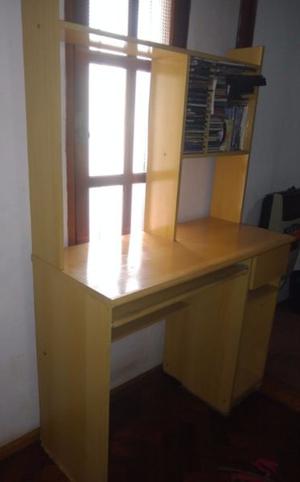 MUEBLE PARA PC Y ESCRITORIO