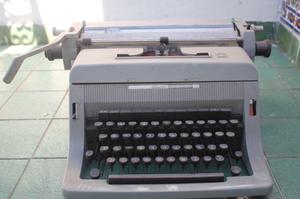 Máquina De Escribir Olivetti Línea 88