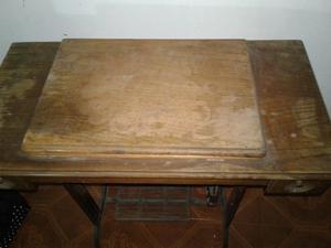 VENDO Máquina De Coser Antigua Marca BROMBERG Con Mesa