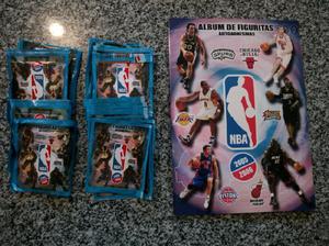 Vendo lote de 50 sobres llenos de figuritas de la NBA