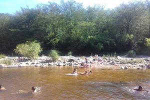 alquilo departamento casa cabaña en Cosquin desde $1100 por