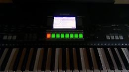 TECLADO YAMAHA PSR S 550 - PROFESIONAL