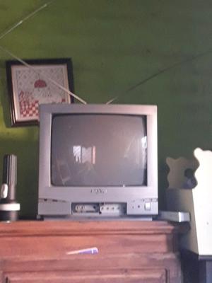 Tv sanyo color con antena y control
