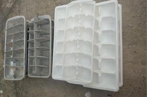 Cubeteras de plástico y de metal