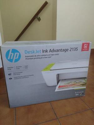 Impresora HP con cartuchos tinta negra y color