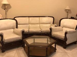 Juego de sillones de estilo y mesa ratona. Excelente estado