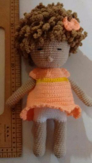 Muñeca amigurumi crochet
