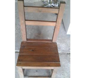 VENDO 4 SILLAS DE MADERA RÚSTICAS