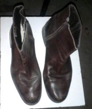 Vendo botas de cuero marrones para hombre
