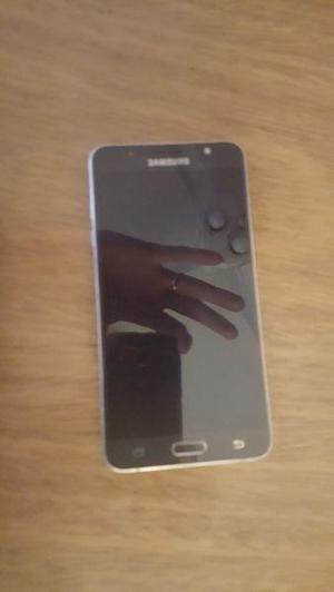 Vendo celular Samsung J7 2016