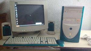 vendo PC completa CPU, monitor, teclado, mouse y parlantes