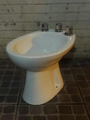 1 Bidet Ferrum con grifería