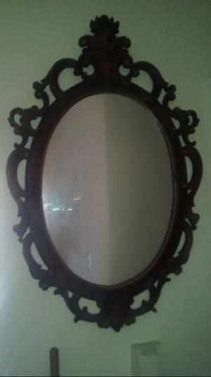 Espejo Antiguo Ovalado Marco Tallado en Madera