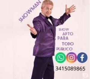 Showman Carlos Ragona