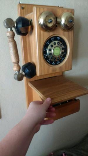 Teléfono de madera