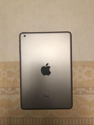 iPad Mini Negro 16 GB modelo #A mes de uso)
