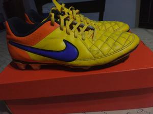 Botines Nike Tiempo con tapones, talle 41