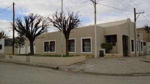 venta o permuta casa céntrica 3 dormitorios gral Roca