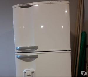 VENDO HELADERA CON FREEZER ELECTROLUX