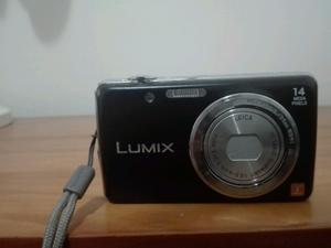 Vendo cámara panasonic modelo dmc fh6