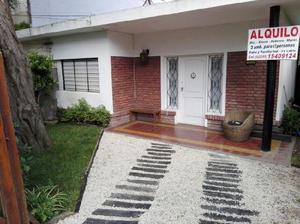 Casa con jardin y parrilla a 1 cuadra de playa, a 3 cuadras