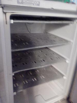 FREEZER BAJO MESADA