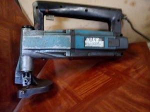 CIZALLA ELECTRICA MAKITA 350W