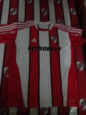 Camiseta Tricolor de River  de Cavenaghi