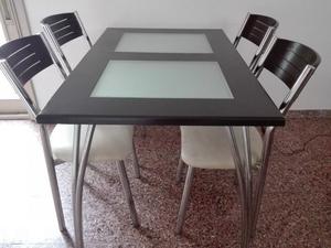 Mesa de  sillas cromadas