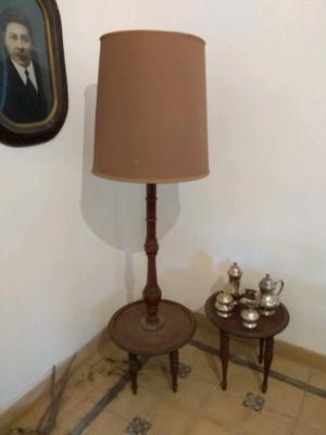 Pie de lámpara con Mesita p. s., torneada antigua