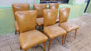 Antiguas sillas de estilo