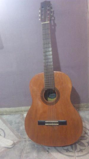 Guitarra criolla !
