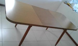 Por mudanza: mesas, sillas y escritorio