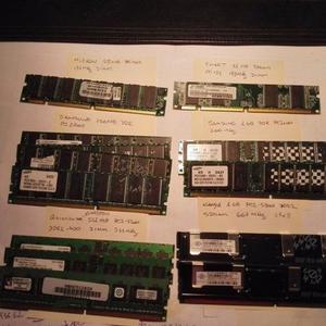 Varias memorias para PC 32MB128MB256MB512MB1GB2GB