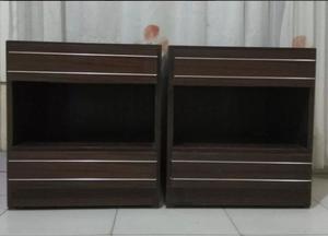 Mesa De Luz De Madera Oscura Enchapadas Con 2 Cajones