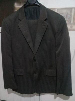 Vendo traje nuevo talle 50