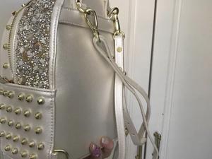 Cartera blanca nueva