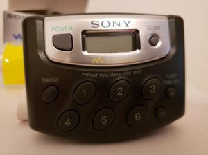 Radio Digital Sony Walkman Portátil Srf-m37 Am/fm Pila Aaa