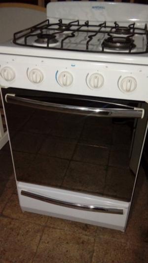 Cocina marshall horno autolimpiante puerta vidrio espejado