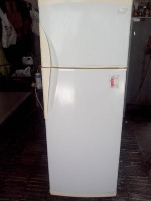 HELADERA CON FREEZER GAFA