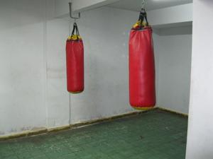 bolsa de boxeo con soporte