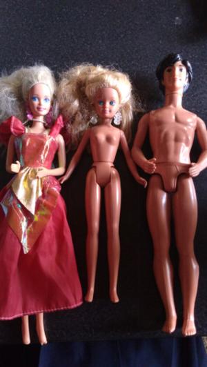 muñecas Barbie / muñeco Aladdin