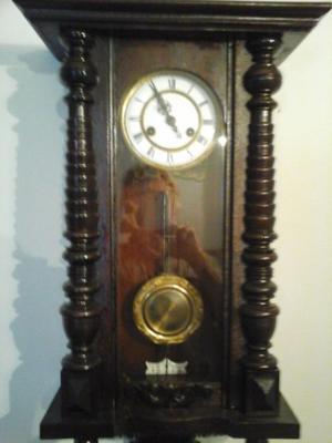 reloj de pendulo antiguo