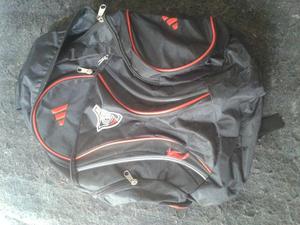 Mochila de river le falta un tirante