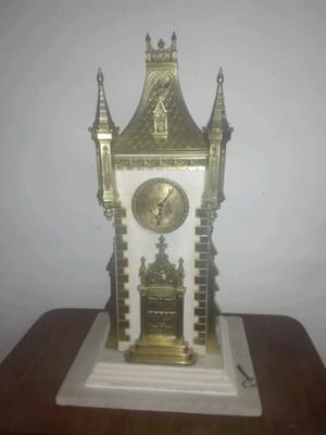 Reloj antiguo Capilla Gótica