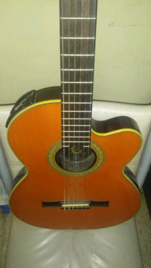 Vendo guitarra electroacustica epipfone. Nylom classic