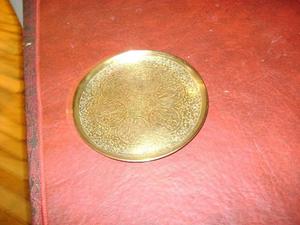 Muy Antiguo Pequeño Plato De Bronce Tallado Persia