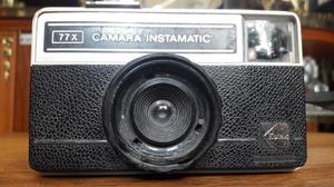 Camara De Fotos Antigua Kodak Instamatic 77x. #