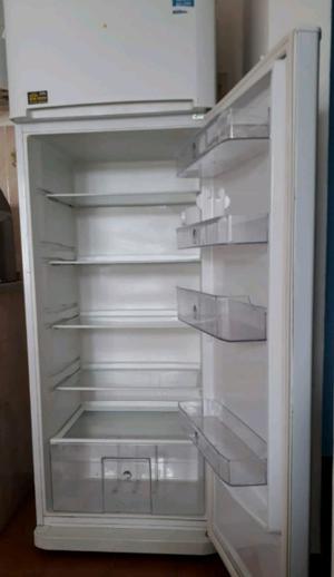 Heladera Siam con Freezer