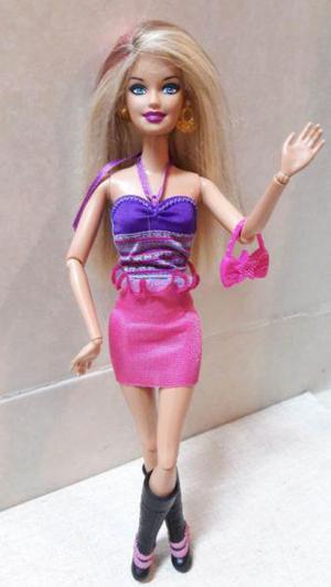 MUÑECA BARBIE FASHIONISTA SASSY AND SWETTIE SUPER